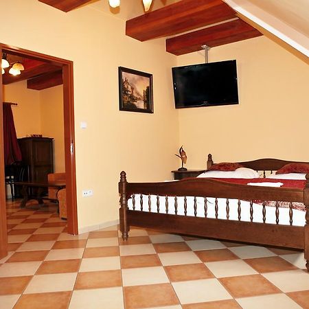 Hotel Pelikan Třeboň Dış mekan fotoğraf